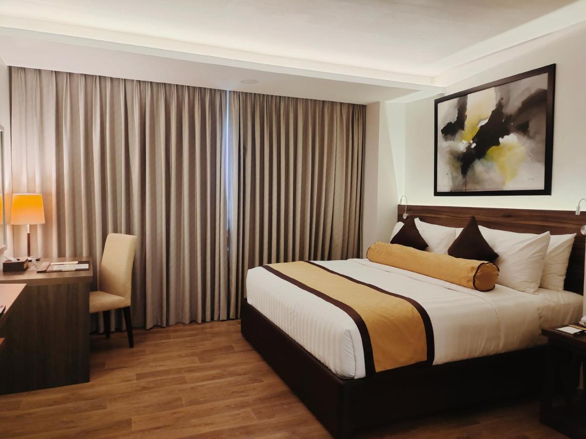 Marciano Hotel Calamba (Laguna)